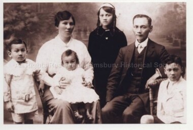 Photograph (Item), "George Lim, Margaret (Lipp) Lim And Children C1916", Malmsbury c1916