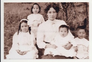 Photograph (Item), "Nellie (Lipp) Hoyune & Children Doris, Leslie, Rupert Willm", Malmsbury c1912