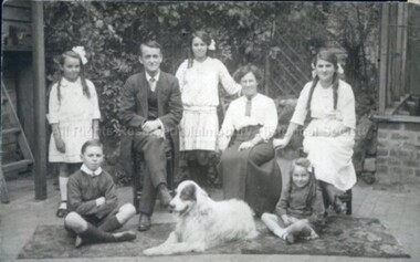 Photograph (Item), "Blair, Daisy, Arthur, Queenie, Mrs, Sylvia, Lewis, Lily", Malmsbury c1912