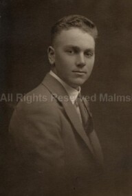 Photograph (Item), B/W Tom Scoble  (1930), Malmsbury ca1930