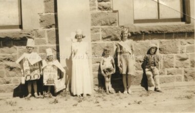 Photograph (Item), "B/W Photo Boxing Day Picnic Parade, Main, Moffett & Brereton", Malmsbury c1920