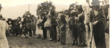 Photograph (Item), "B/W Photo Boxing Day Picnic Parade, Children", Malmsbury c1920