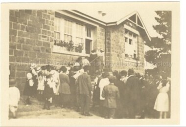 Photograph (Item), Crowd At Malmsbury Primary School C1930, Malmsbury c1930