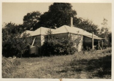 Photograph (Item), Townsend Family Home Cnr Orr And Drake Sts C1934, Malmsbury c1934
