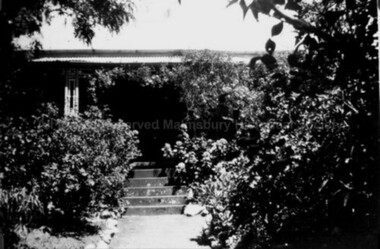 Photograph (Item), B/W House Corner Orr & Drake Sts, Malmsbury c1930s