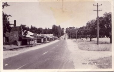 Postcard (Item), Postcard Main St Malmsbury (Mollison St) C1940, Malmsbury c1940