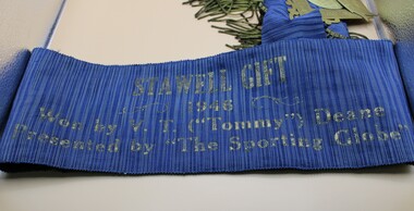 Award - Stawell Gift winner's sash, Tommy Deane's sash, 1946