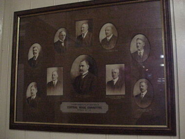Photograph, Commonwealth of Australia, Central Wool Committee, Season 1917-18