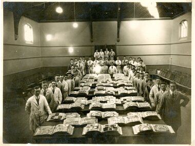 Photograph - Wool Classing Students, Gordon Technical College, The Gordon Institute, c.1920