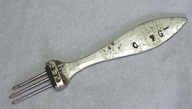 Decker holder with needles