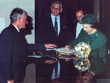 Photograph, Queen Elizabeth, Geelong, 1988