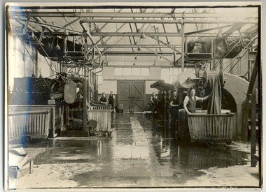 Photograph, [Federal Mill: dyeing and finishing c1918-1920]