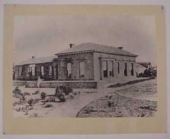 Photograph, [Sladen House]