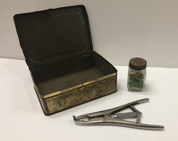 Elastrator Kit, 1944