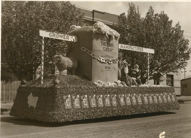 Photograph, Geelong Wool Brokers, Geelong Wool Brokers Float, 1938