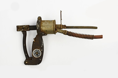 Tool - Drench Gun, 1940-1950
