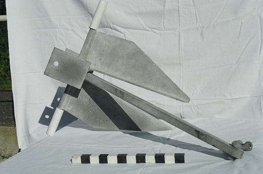 folding fluke anchor, for use in sand