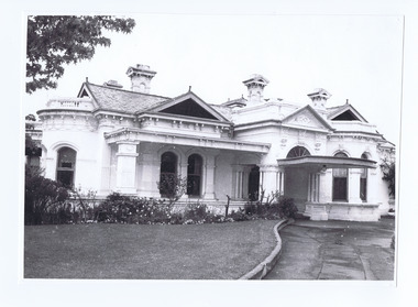 Photograph - Building, The Age newspaper, 67 Alexandra St, St Kilda East, 11/10/1970