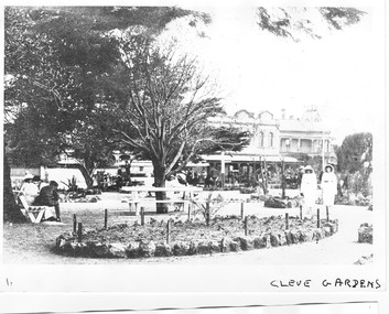 Photograph, Cleve Gardens, c. 1915-1916