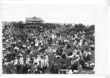 Photograph, Foreshore St Kilda, c. 1930