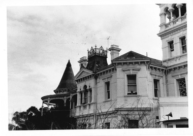 Postcard, Graeme S Breydon, 6 Dickens St, St Kilda