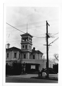 Postcard, Graeme S Breydon, 6 Dickens St, St Kilda