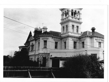 Postcard, Graeme S Breydon, 6 Dickens St, St Kilda