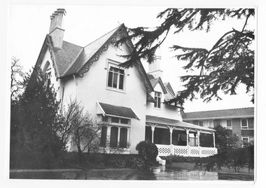 Photograph, The Age newspaper, Glenfern, 417 Inkerman St, St Kilda, 6/07/1973