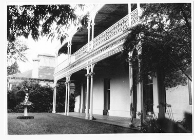 Photograph, The Age, Banff, 3 Charnwood Cres, St Kilda, 2/02/1972