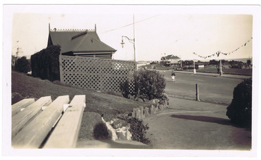 Photograph, Harringtons, St Kilda Beach, c. 1927