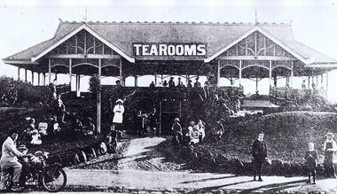 Photograph, Foreshore Tearooms c1915, c. 1915