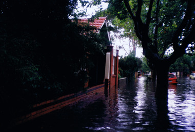 Photograph, St Kilda floods, 23 January 1991 - images collection, 23/01/1991