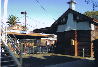 Photograph, Annabel Ellis, Ripponlea Railway Station, 2009