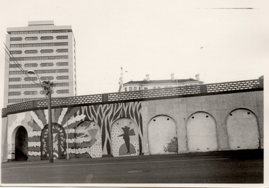 Photograph - Street scene, Esplanade Vaults, c1980s