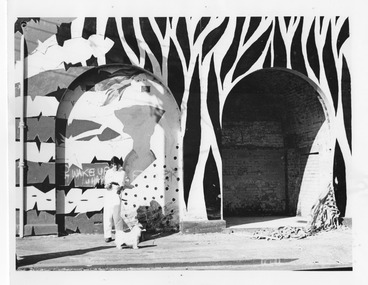 Photograph - Street scene, Esplanade Vaults, 1981