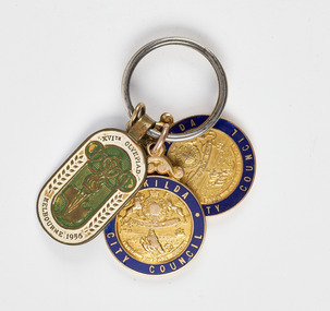 Memorabilia - Medallion, Keyring with medallions