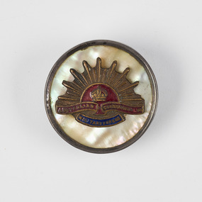 Badge - Military badge, Rising Sun sweetheart badge, 1914-1945
