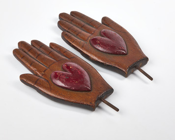 Decorative object - Wooden hands, Hearts in hands