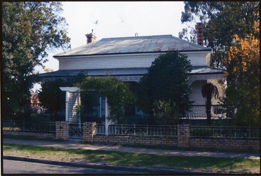 Photograph, "Heatherlie" House, 20 Seaby St. Stawell owned by Anthony Bone. c 2011, May 2004