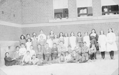 Photograph, Stawell State School 502 Students Photo. Unknown Year c1910