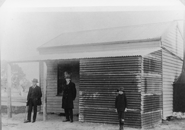 Photograph, Bellellen State School on the Stawell, Jallukar Road, c 1920's