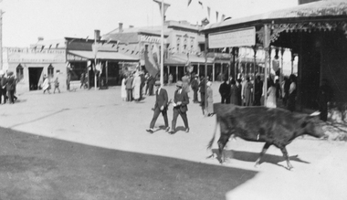 Photograph, Main Street Stawell corner of Wimmera Street with Stabbs Coach Building visable c1920's, 1920