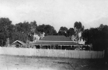 Photograph, “Vinelea” Homestead once ownd by Mr John Patrick Monoghan
