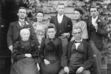 Photograph, Mr George Lyell and Family members -- 7 Photos -- Named on the back