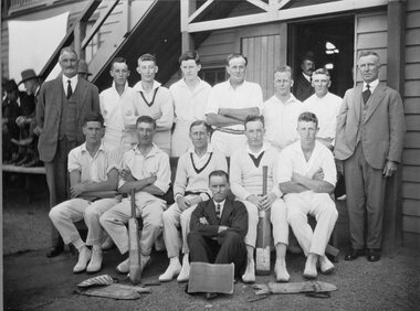 Photograph, Stawell Cricket Team at Central Park 1928