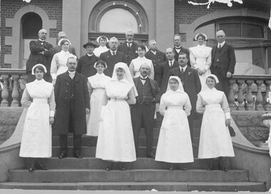 Photograph, Pleasant Creek Hospital Doctors, Nurses & Committee whilst unveiling the Honour Roll 1917-1918