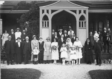 Photograph, Bridal party and family in front of Phillips House "Newington Villa" in Lower Main Street Stawell