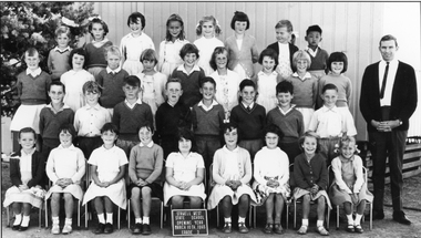 Photograph, Stawell West Primary School Number 4934 -- Grade 3 1965