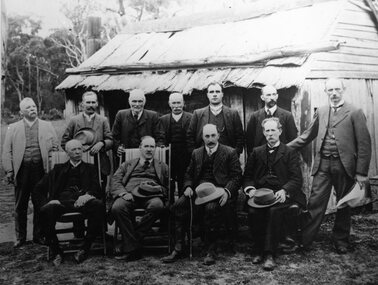 Photograph, Victorian Governer Lord Carmichael & Councillors visit to Borough Huts 1909