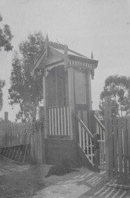 Photograph, Timber Judges Box at the Stawell Racecourse 1911, 1911